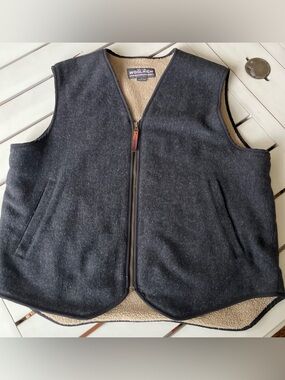 Woolrich Wool Blend Vest Sherpa lined Sz Large Charcoal